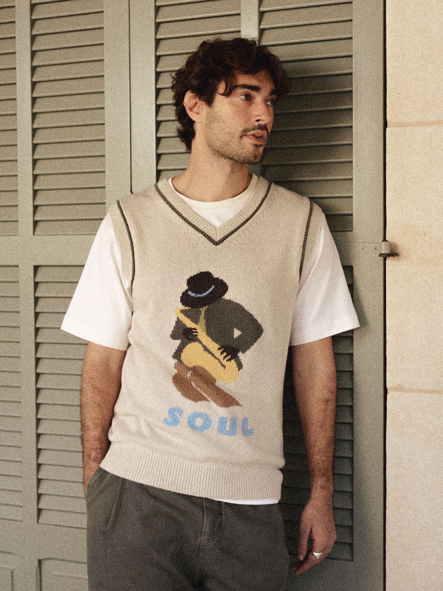 Modelshot / Chateau Gray / Detail